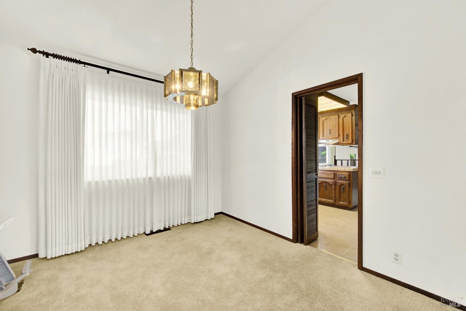 Detail Gallery Image 15 of 68 For 155 Quietwood Dr, Vacaville,  CA 95688 - 4 Beds | 2/1 Baths