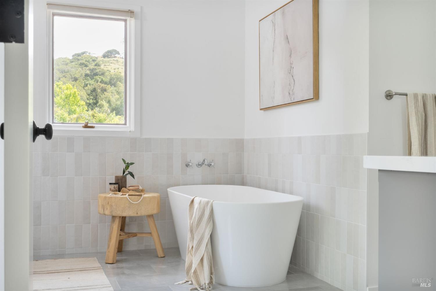 Detail Gallery Image 27 of 74 For 30 Tarry Rd, San Anselmo,  CA 94960 - 5 Beds | 3/1 Baths