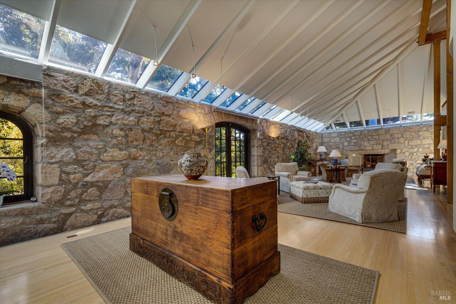 Detail Gallery Image 13 of 43 For 1095 Lodi Ln, Saint Helena,  CA 94574 - 3 Beds | 3/1 Baths