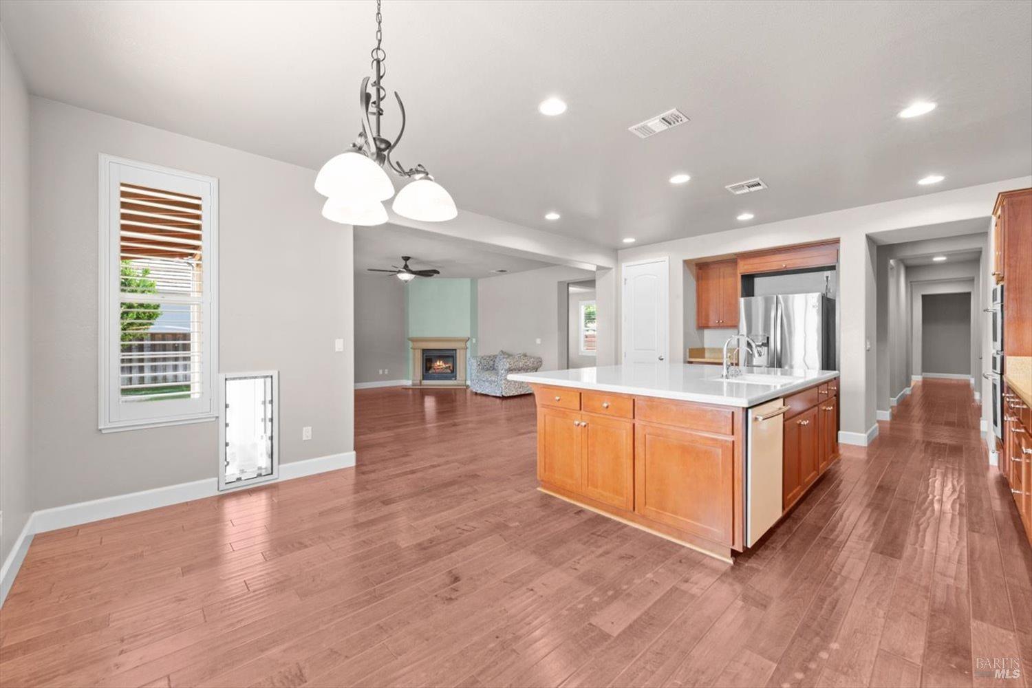 Detail Gallery Image 23 of 77 For 502 Longwood Pl, Vacaville,  CA 95688 - 3 Beds | 3/1 Baths