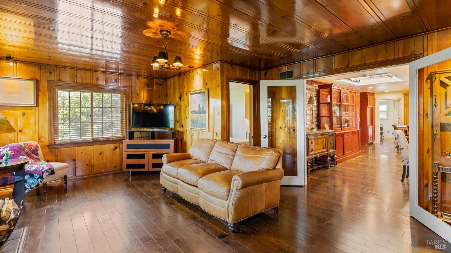 Detail Gallery Image 11 of 59 For 2267 Westside Rd, Healdsburg,  CA 95448 - 2 Beds | 2 Baths