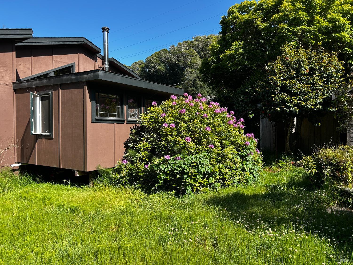 Detail Gallery Image 3 of 25 For 330 Aberdeen Way, Inverness,  CA 94937 - 2 Beds | 2 Baths