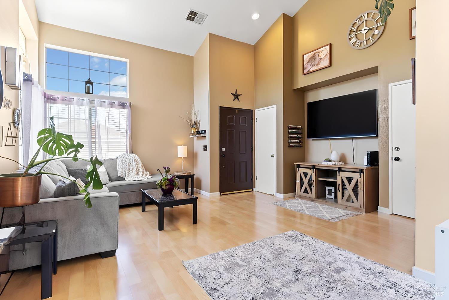 Detail Gallery Image 6 of 36 For 706 Powderhorn Ave, Santa Rosa,  CA 95407 - 3 Beds | 2/1 Baths