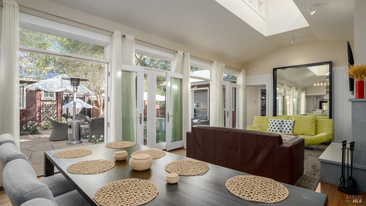 Detail Gallery Image 20 of 90 For 4044 Sonoma Hwy #16,  Napa,  CA 94559 - 3 Beds | 3/1 Baths