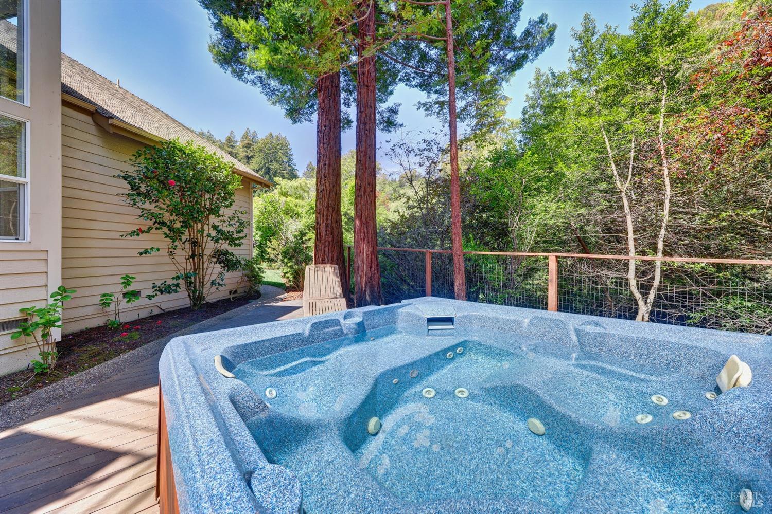 Detail Gallery Image 29 of 35 For 438 Laverne Ave, Mill Valley,  CA 94941 - 4 Beds | 3/1 Baths