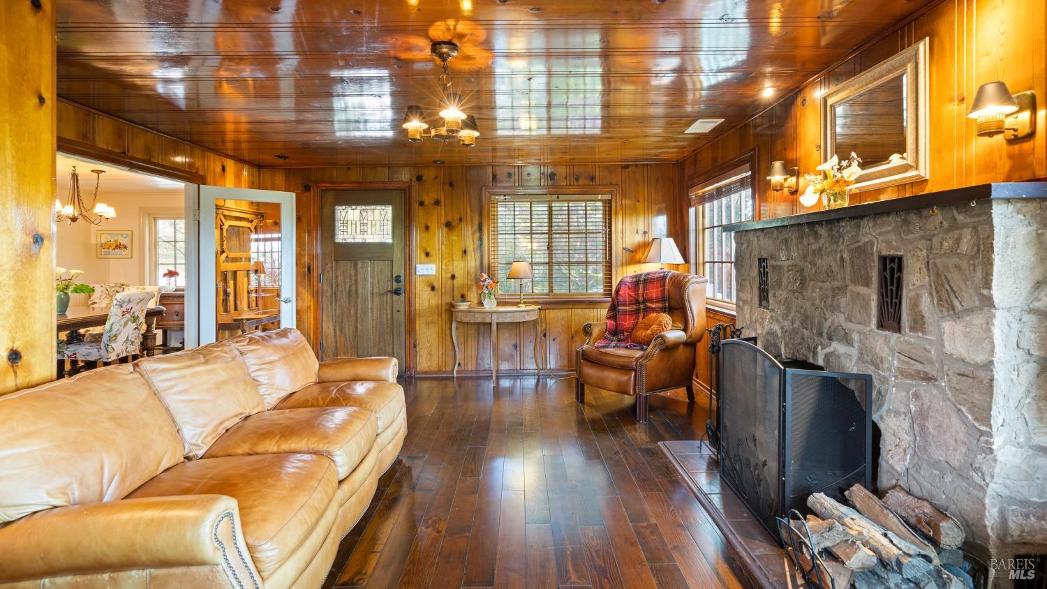 Detail Gallery Image 10 of 59 For 2267 Westside Rd, Healdsburg,  CA 95448 - 2 Beds | 2 Baths