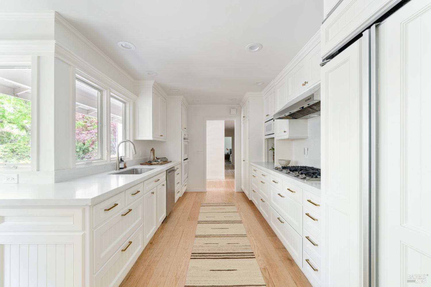 Detail Gallery Image 15 of 74 For 30 Tarry Rd, San Anselmo,  CA 94960 - 5 Beds | 3/1 Baths