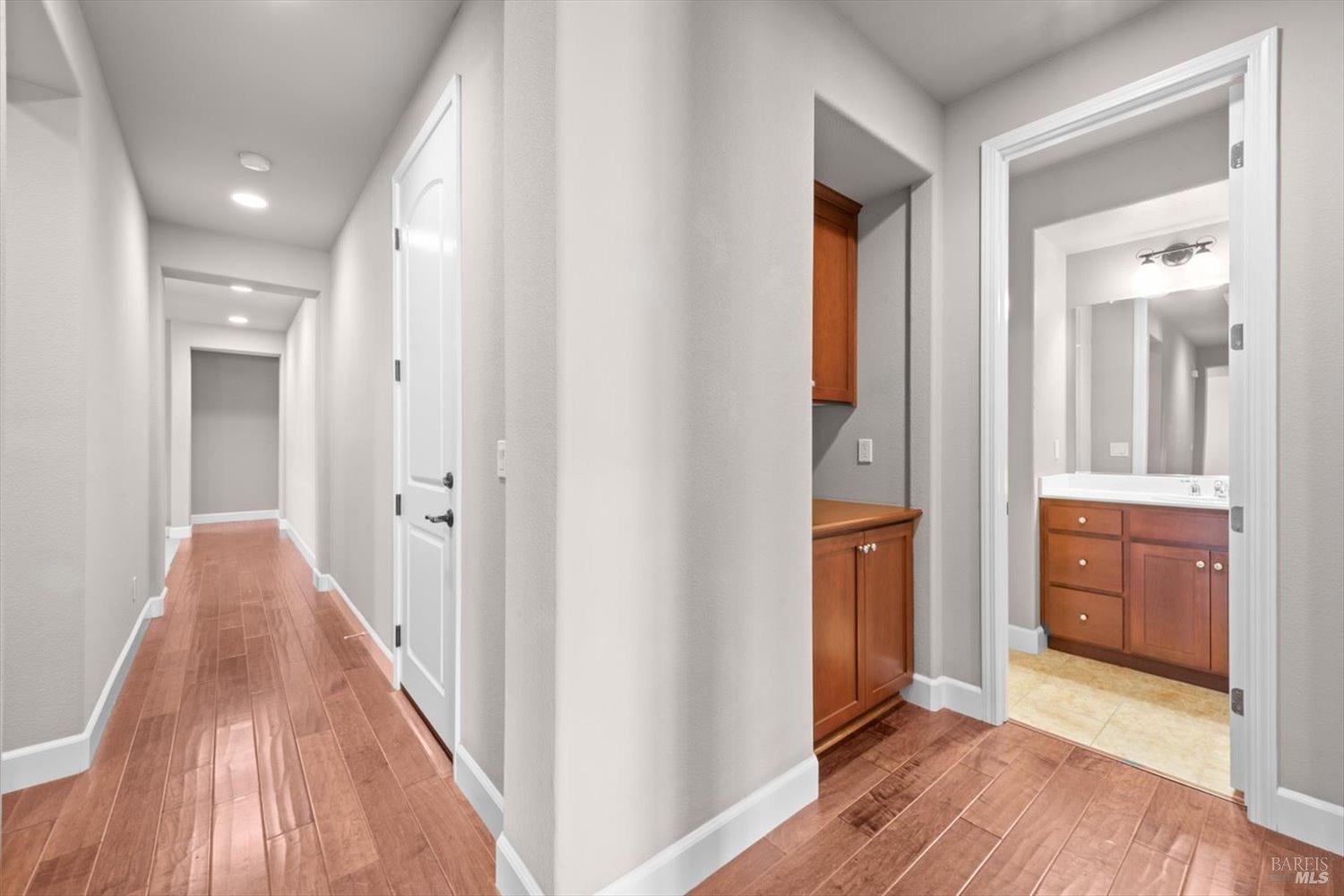Detail Gallery Image 32 of 77 For 502 Longwood Pl, Vacaville,  CA 95688 - 3 Beds | 3/1 Baths