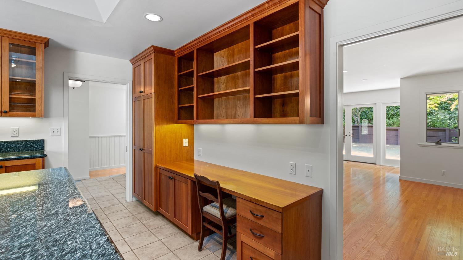 Detail Gallery Image 18 of 37 For 389 Mountain View Ave, San Rafael,  CA 94901 - 3 Beds | 2/1 Baths