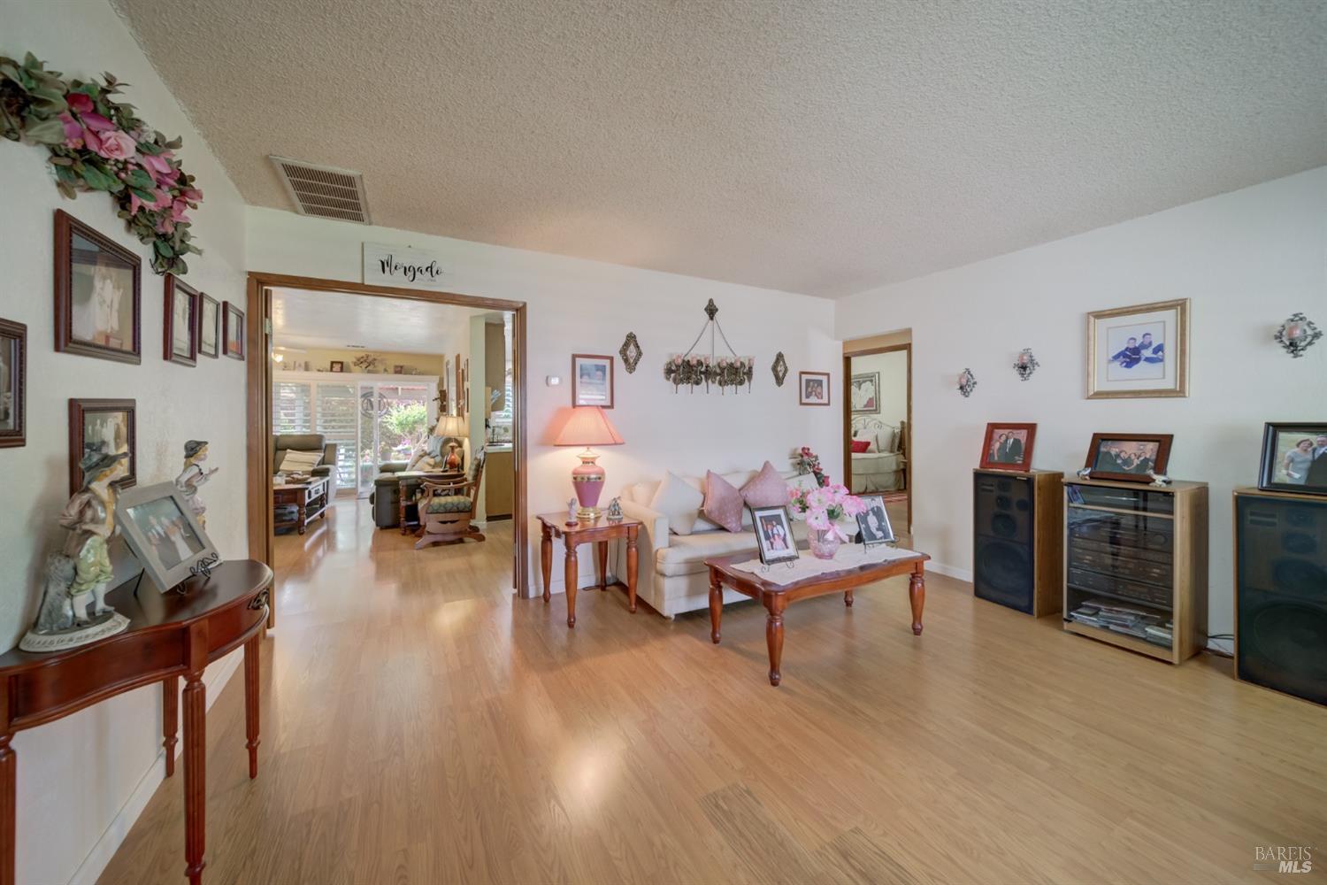 Detail Gallery Image 7 of 45 For 137 Webster St, Vallejo,  CA 94591 - 3 Beds | 2 Baths