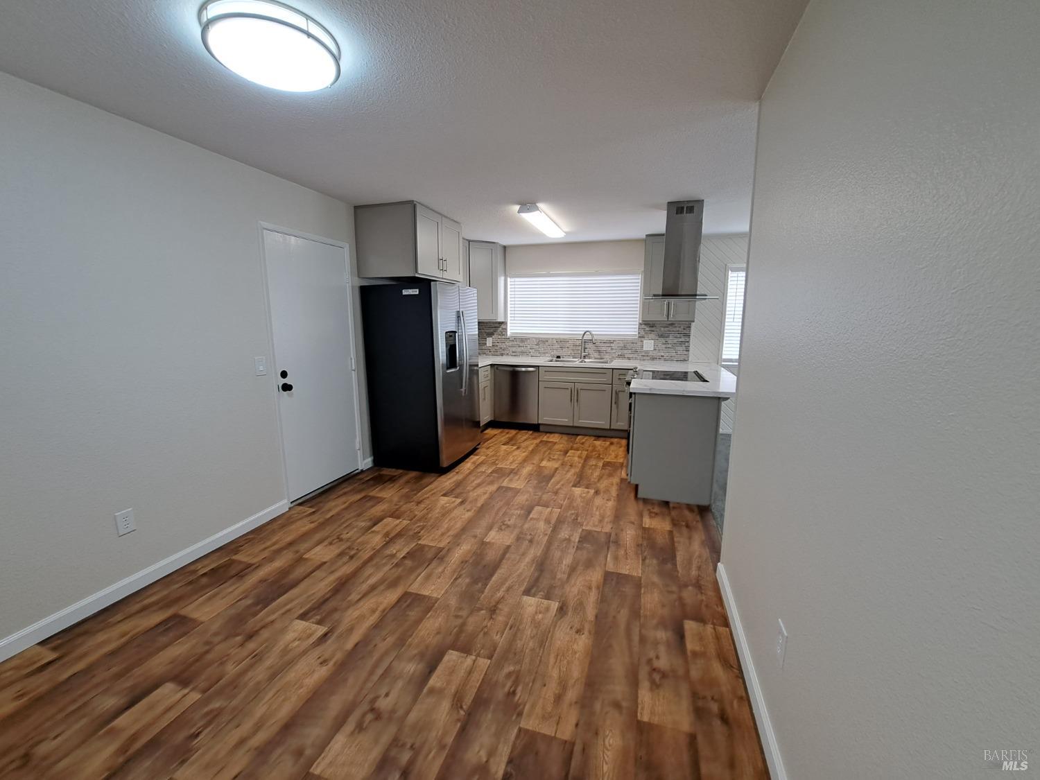 Detail Gallery Image 4 of 20 For 1161 Bedford Way, Vacaville,  CA 95687 - 3 Beds | 2 Baths