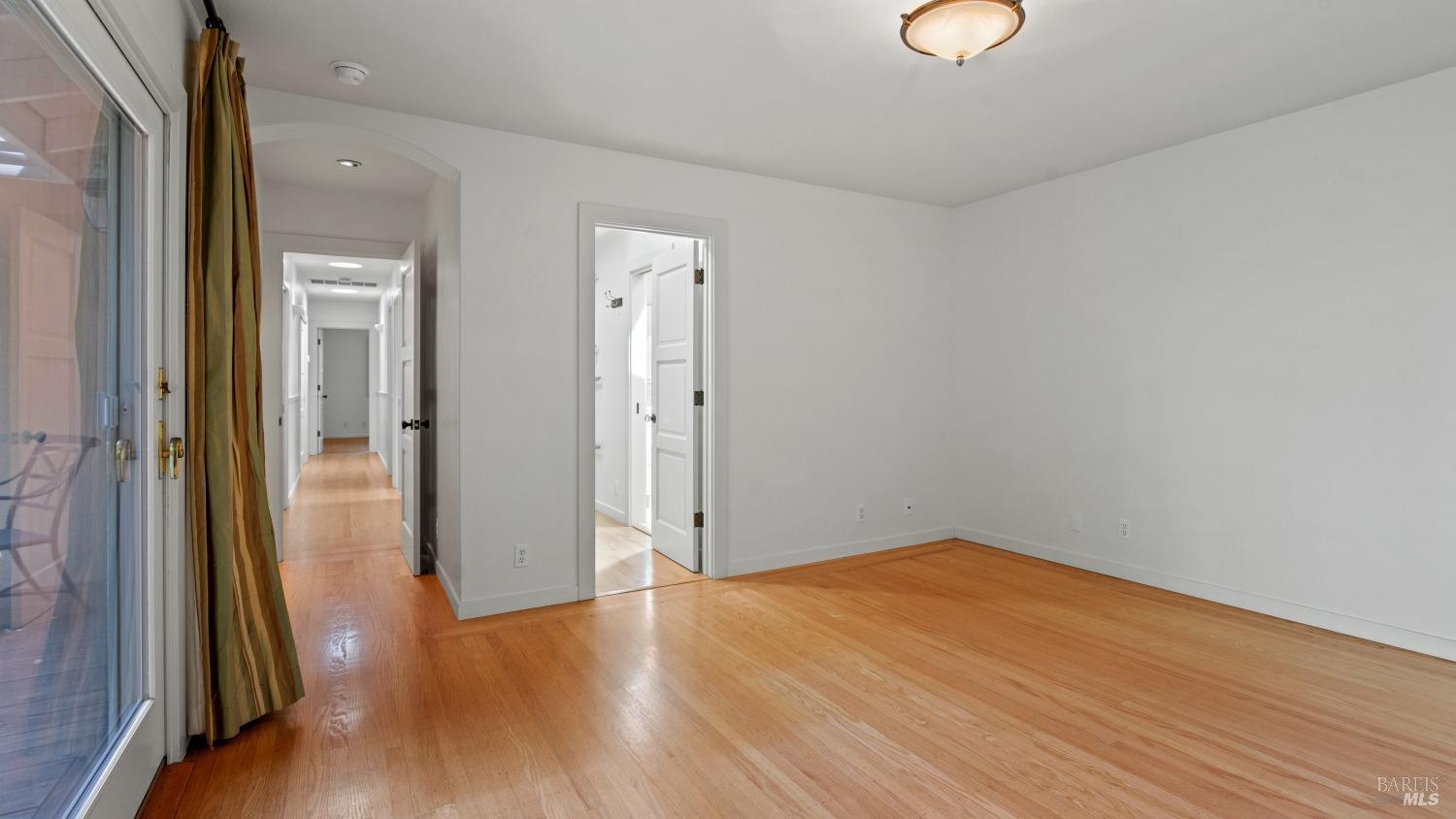 Detail Gallery Image 25 of 37 For 389 Mountain View Ave, San Rafael,  CA 94901 - 3 Beds | 2/1 Baths