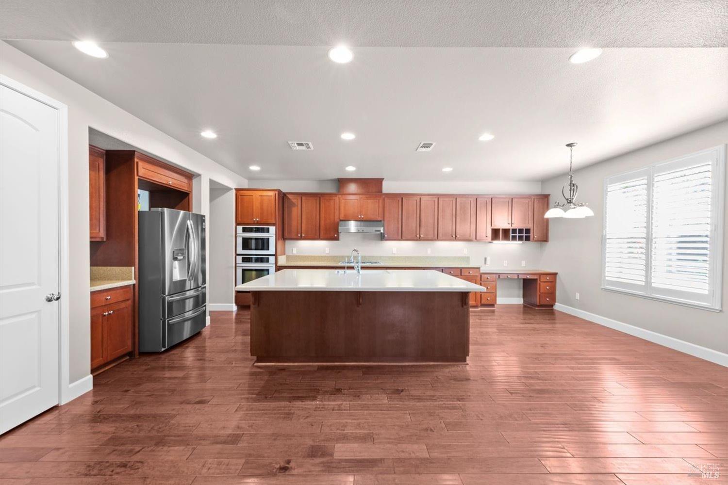 Detail Gallery Image 20 of 77 For 502 Longwood Pl, Vacaville,  CA 95688 - 3 Beds | 3/1 Baths