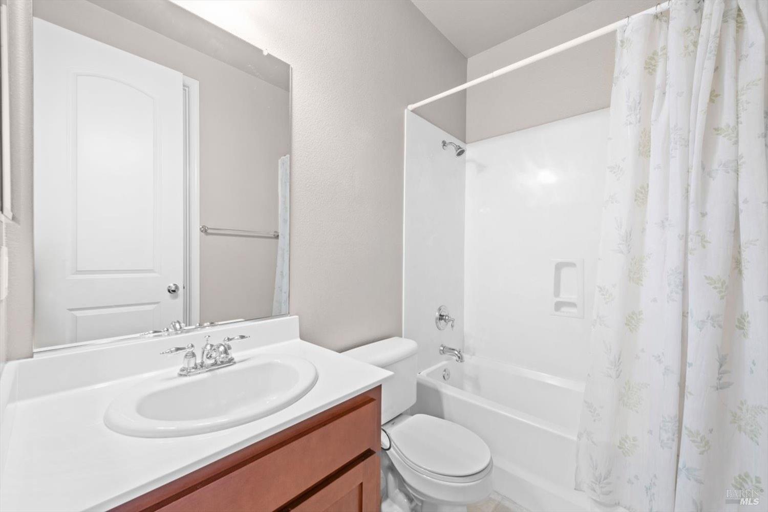 Detail Gallery Image 47 of 77 For 502 Longwood Pl, Vacaville,  CA 95688 - 3 Beds | 3/1 Baths