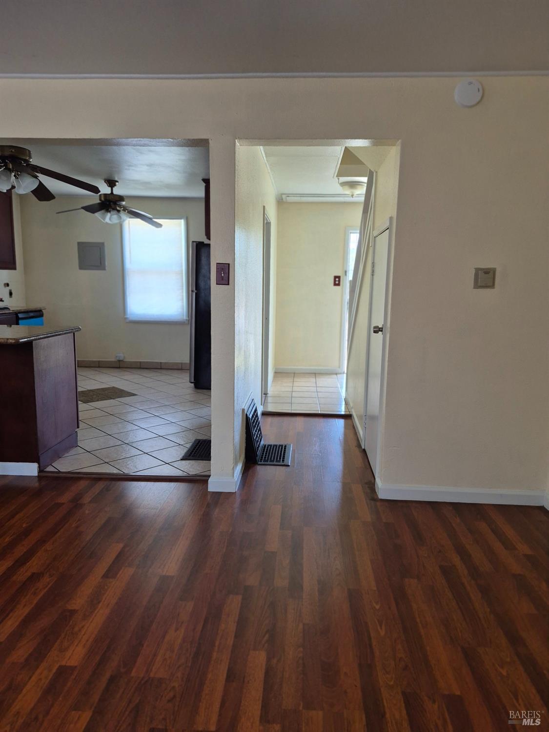 Detail Gallery Image 6 of 15 For 2269 Sacramento St, Vallejo,  CA 94590 - 3 Beds | 1 Baths