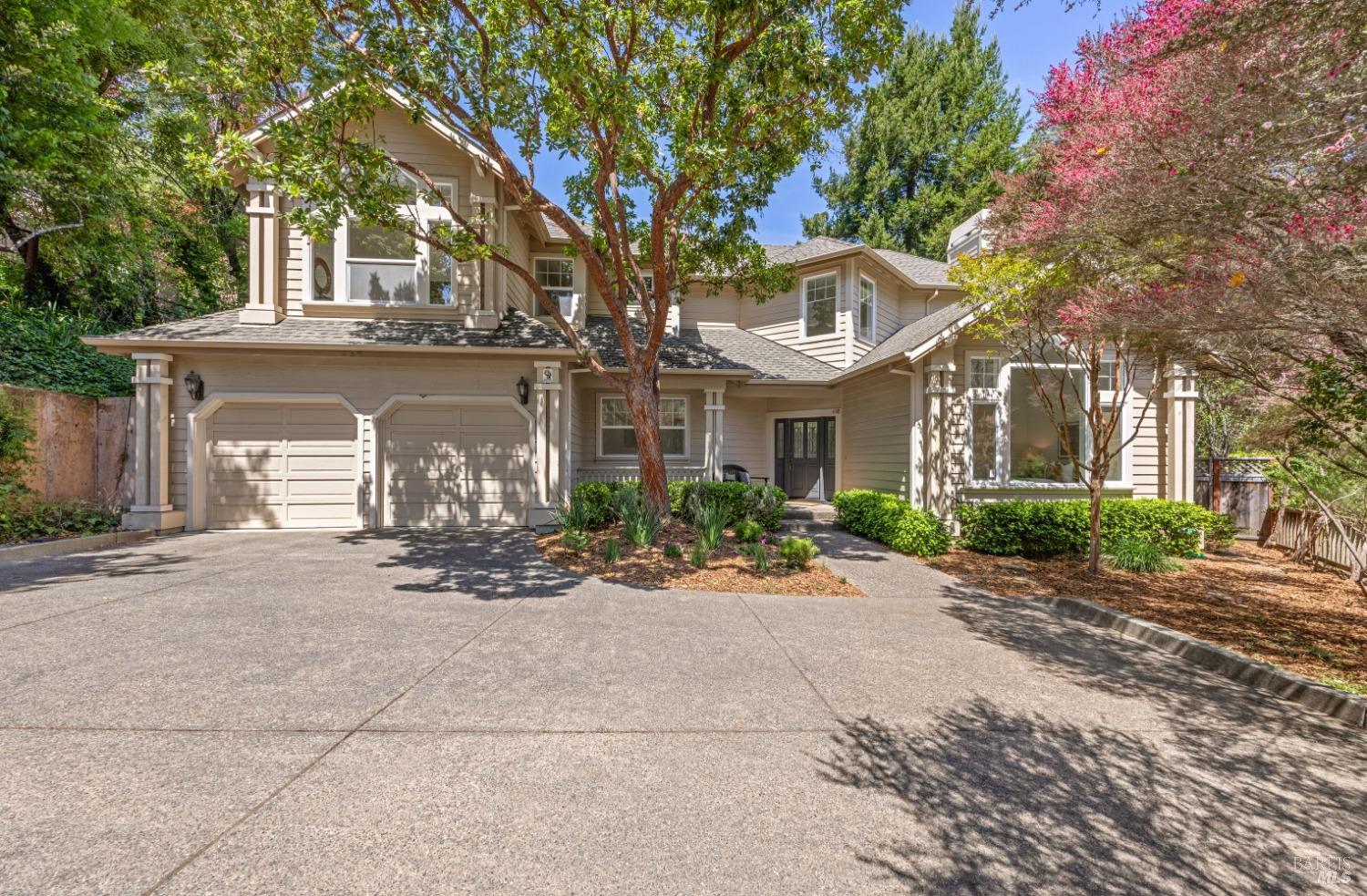 Detail Gallery Image 1 of 35 For 438 Laverne Ave, Mill Valley,  CA 94941 - 4 Beds | 3/1 Baths