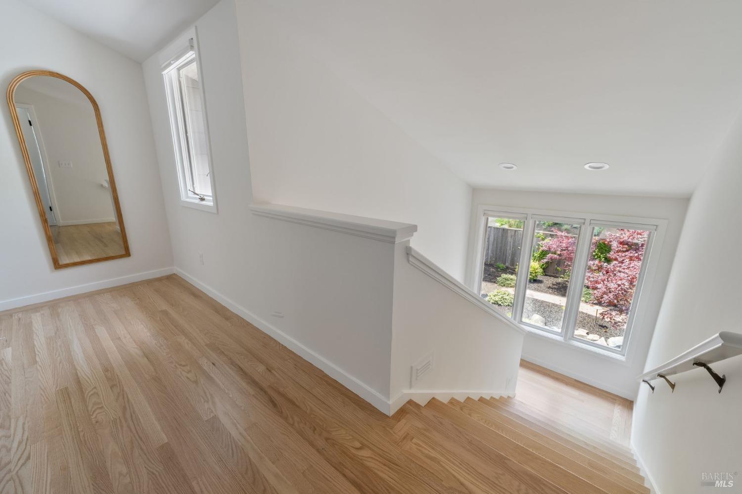 Detail Gallery Image 39 of 74 For 30 Tarry Rd, San Anselmo,  CA 94960 - 5 Beds | 3/1 Baths