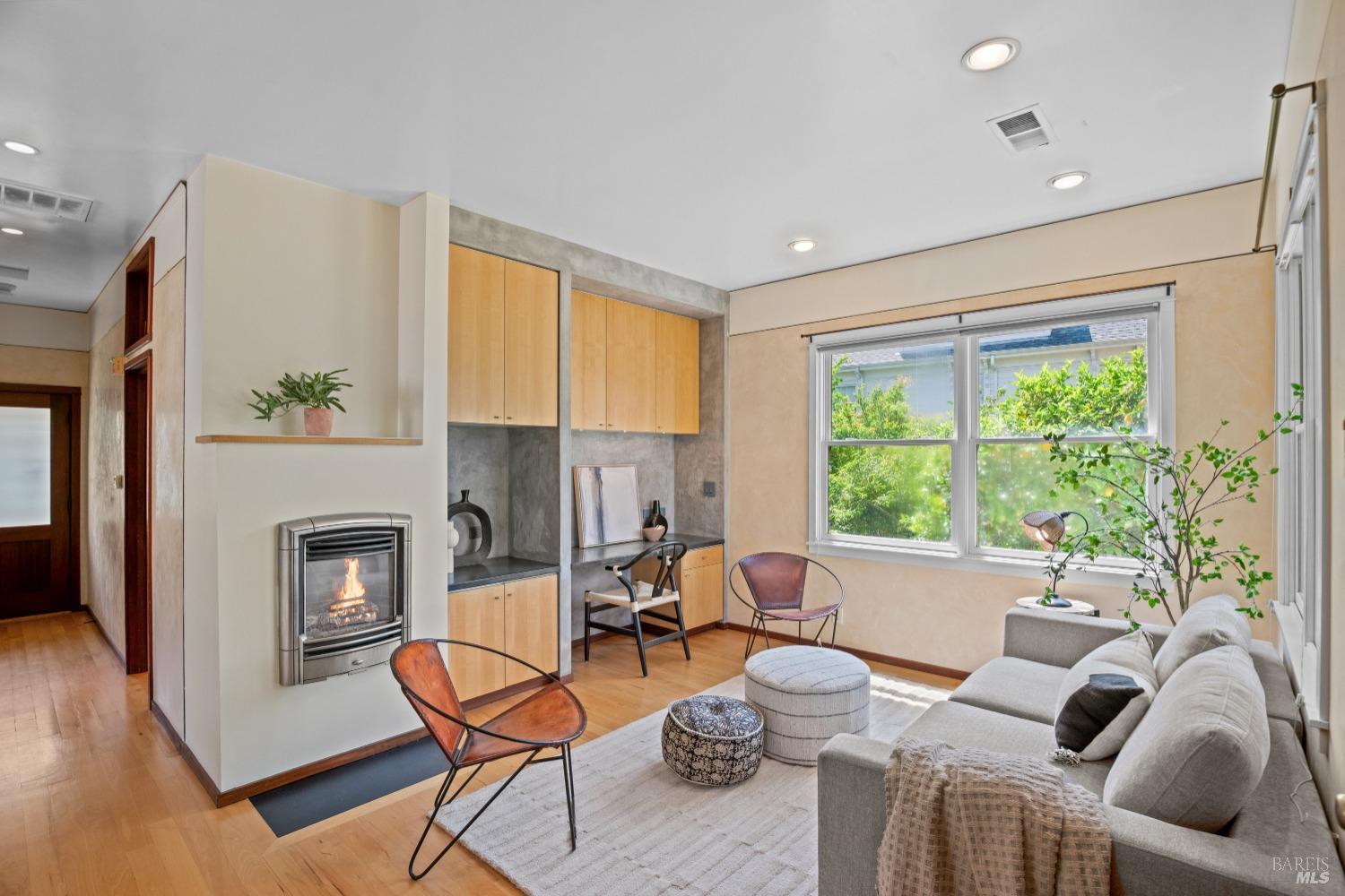Detail Gallery Image 3 of 47 For 623 3rd St, Napa,  CA 94559 - 2 Beds | 2 Baths