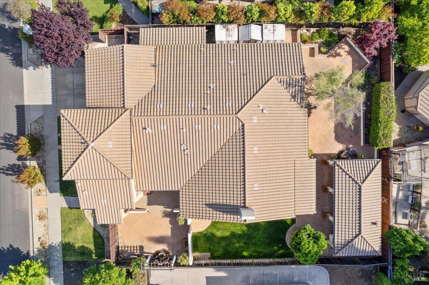 Detail Gallery Image 72 of 77 For 502 Longwood Pl, Vacaville,  CA 95688 - 3 Beds | 3/1 Baths