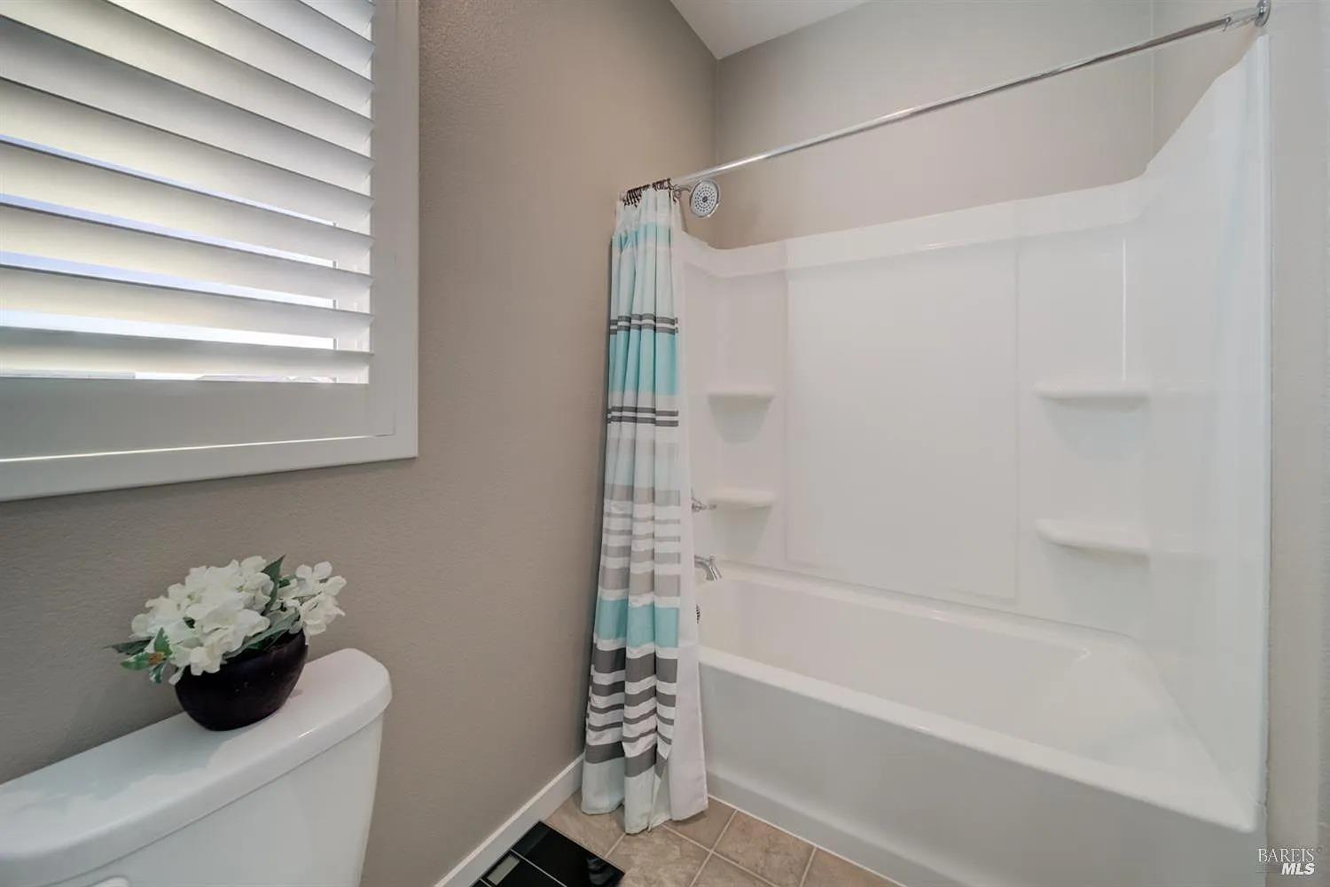 Detail Gallery Image 6 of 27 For 1344 Jamboree Dr, Fairfield,  CA 94533 - 4 Beds | 3 Baths