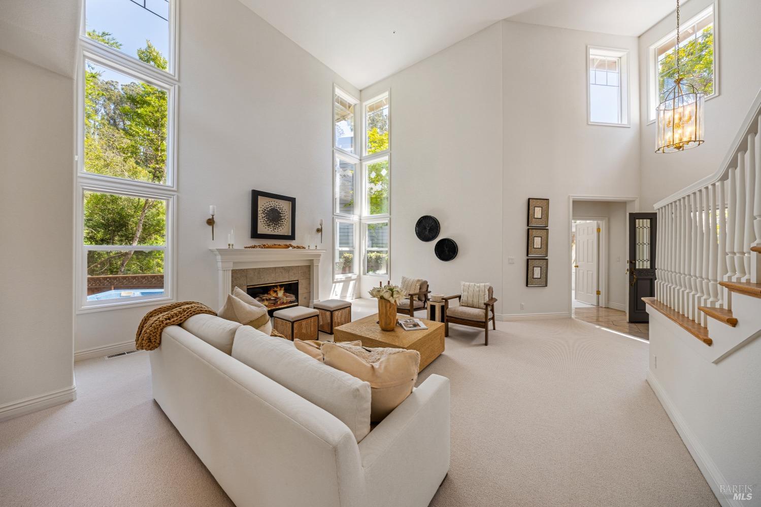 Detail Gallery Image 3 of 35 For 438 Laverne Ave, Mill Valley,  CA 94941 - 4 Beds | 3/1 Baths