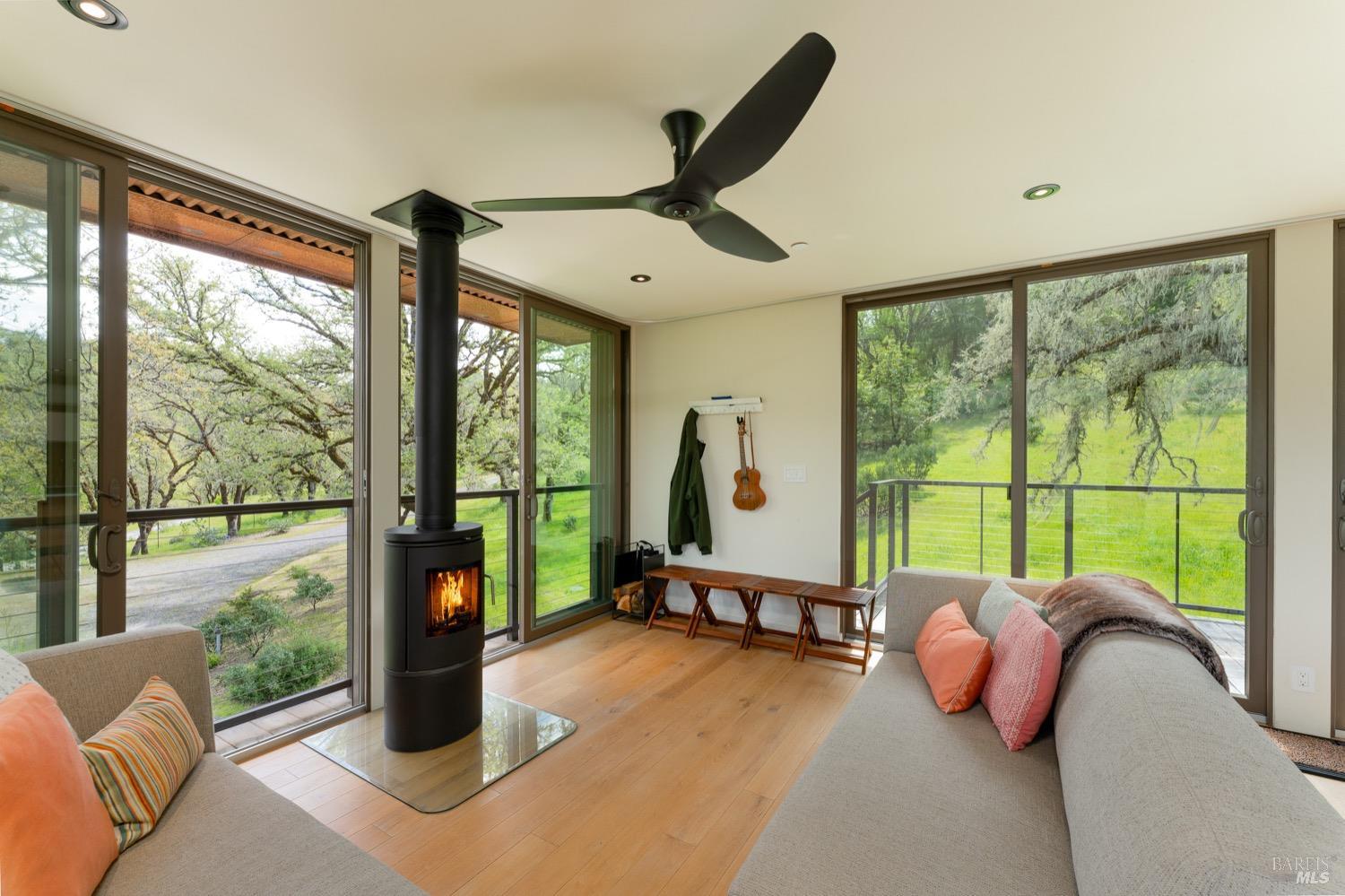 Detail Gallery Image 4 of 36 For 4305 Long Valley Ranch Rd, Ukiah,  CA 95482 - 2 Beds | 1 Baths