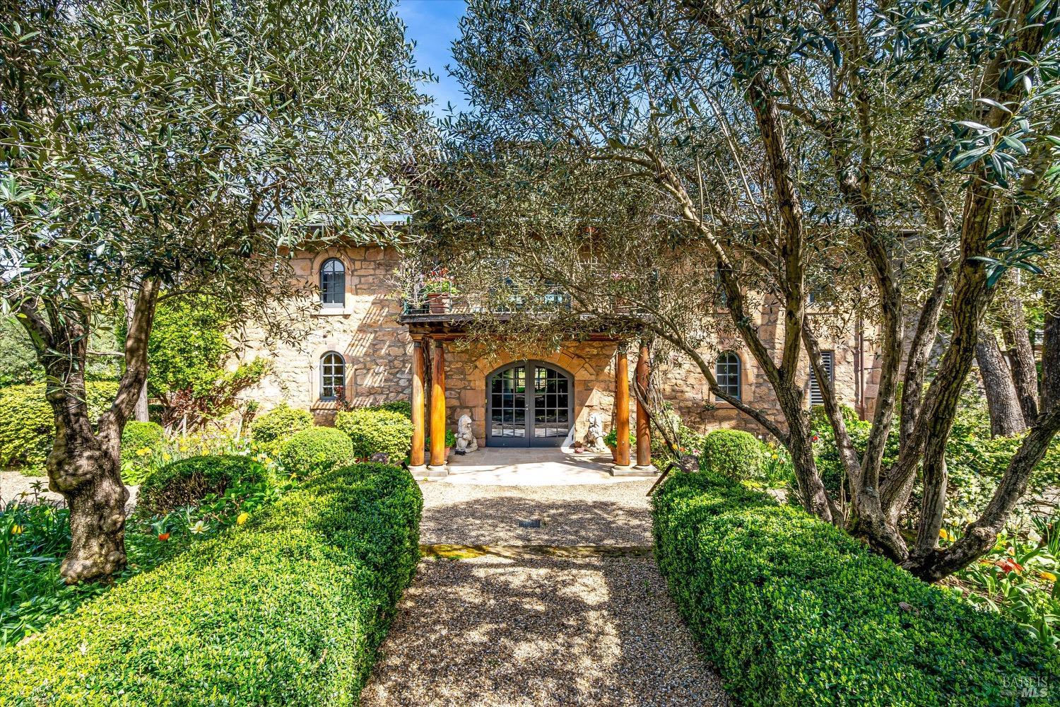 Detail Gallery Image 5 of 43 For 1095 Lodi Ln, Saint Helena,  CA 94574 - 3 Beds | 3/1 Baths