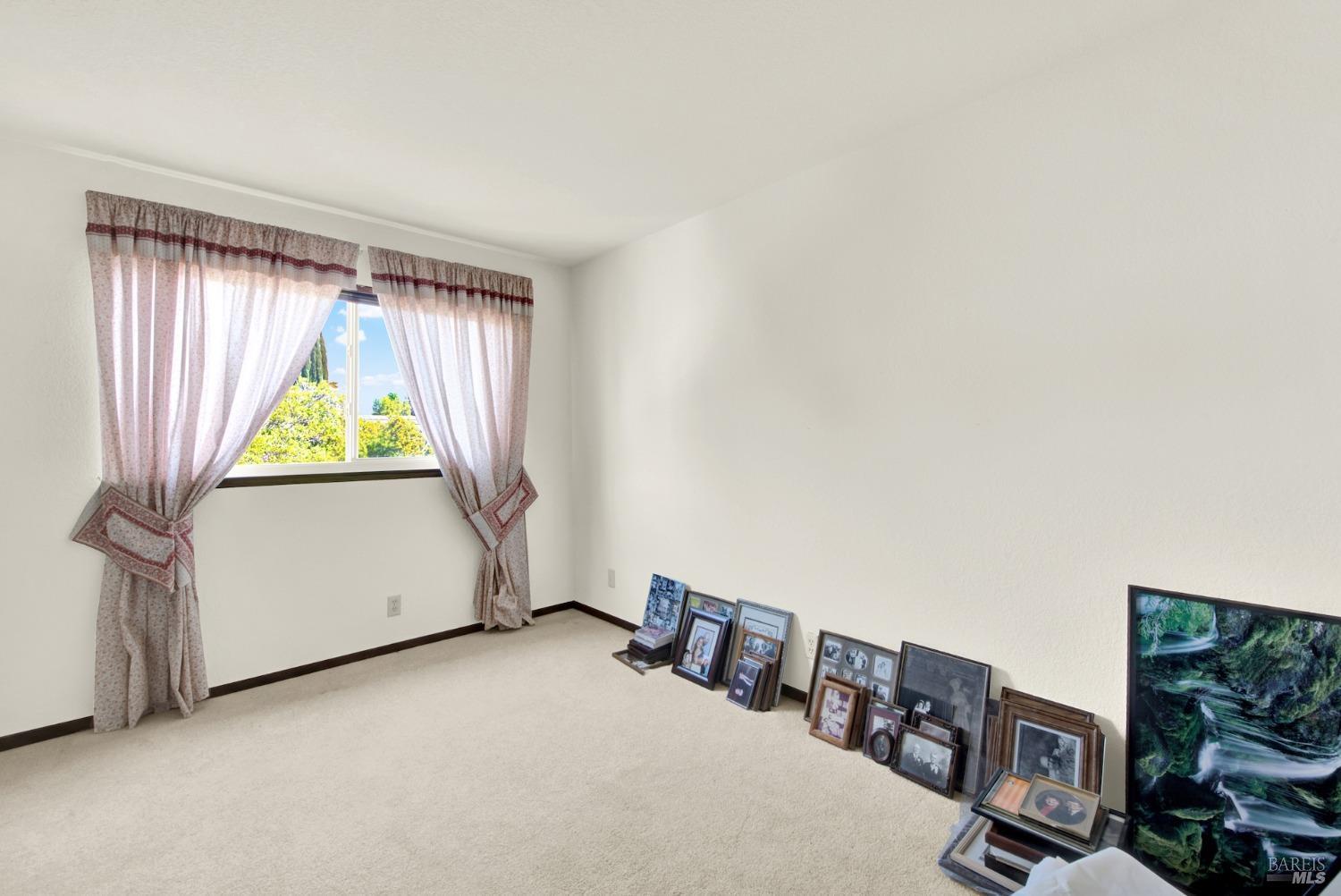Detail Gallery Image 33 of 68 For 155 Quietwood Dr, Vacaville,  CA 95688 - 4 Beds | 2/1 Baths