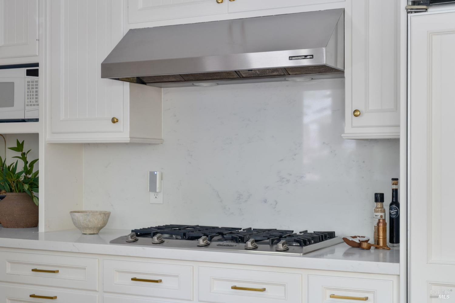 Detail Gallery Image 19 of 74 For 30 Tarry Rd, San Anselmo,  CA 94960 - 5 Beds | 3/1 Baths