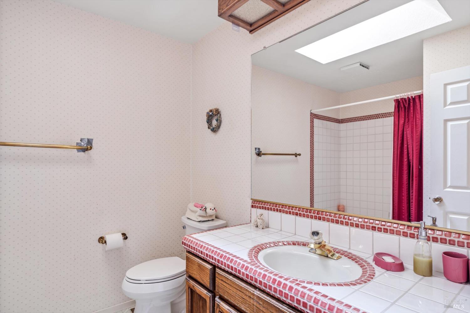 Detail Gallery Image 12 of 25 For 379 Countryside Dr, Santa Rosa,  CA 95401 - 3 Beds | 2 Baths