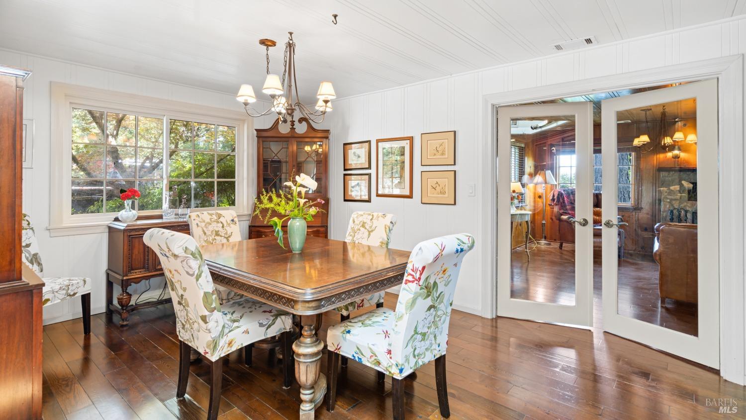 Detail Gallery Image 13 of 59 For 2267 Westside Rd, Healdsburg,  CA 95448 - 2 Beds | 2 Baths