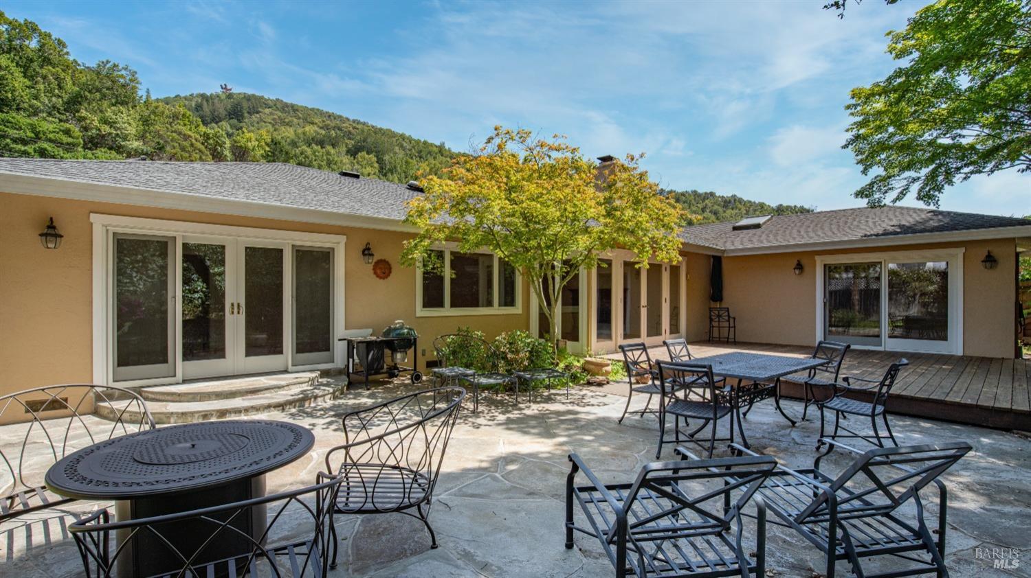 Detail Gallery Image 31 of 37 For 389 Mountain View Ave, San Rafael,  CA 94901 - 3 Beds | 2/1 Baths