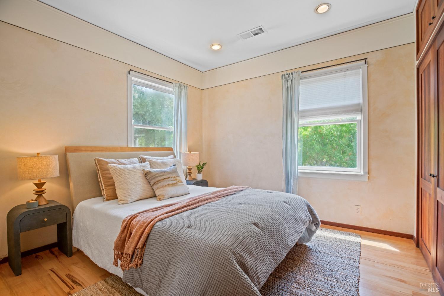 Detail Gallery Image 17 of 47 For 623 3rd St, Napa,  CA 94559 - 2 Beds | 2 Baths