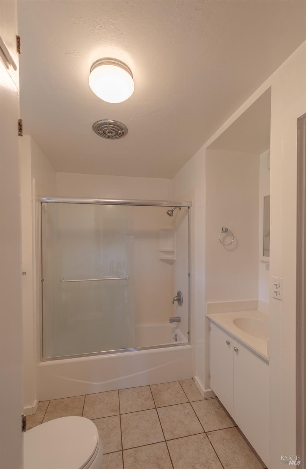 Detail Gallery Image 12 of 18 For 104 Rose Ln, Napa,  CA 94574 - 2 Beds | 2 Baths