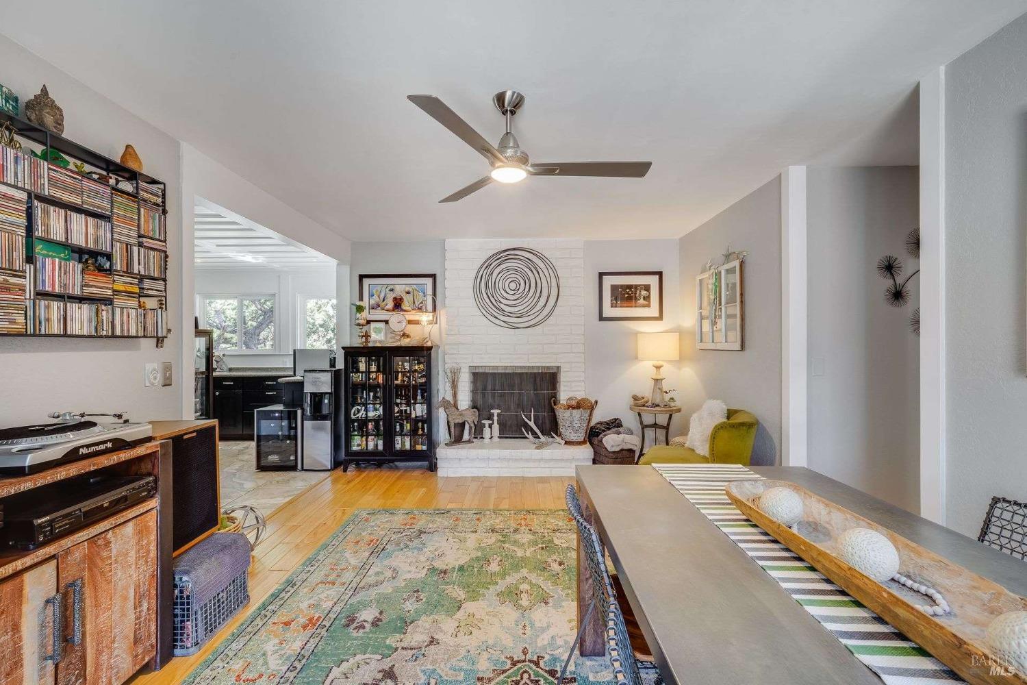 Detail Gallery Image 14 of 38 For 4897 Hoen Ave, Santa Rosa,  CA 95405 - 3 Beds | 2 Baths