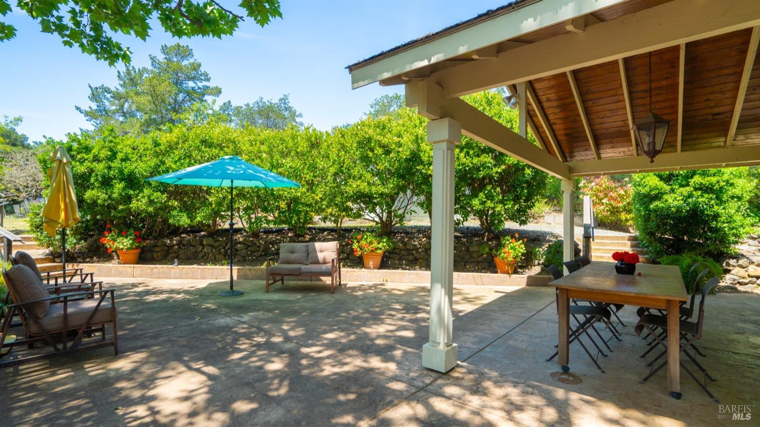 Detail Gallery Image 34 of 59 For 2267 Westside Rd, Healdsburg,  CA 95448 - 2 Beds | 2 Baths