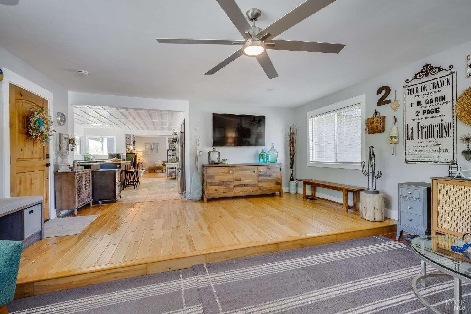 Detail Gallery Image 7 of 38 For 4897 Hoen Ave, Santa Rosa,  CA 95405 - 3 Beds | 2 Baths