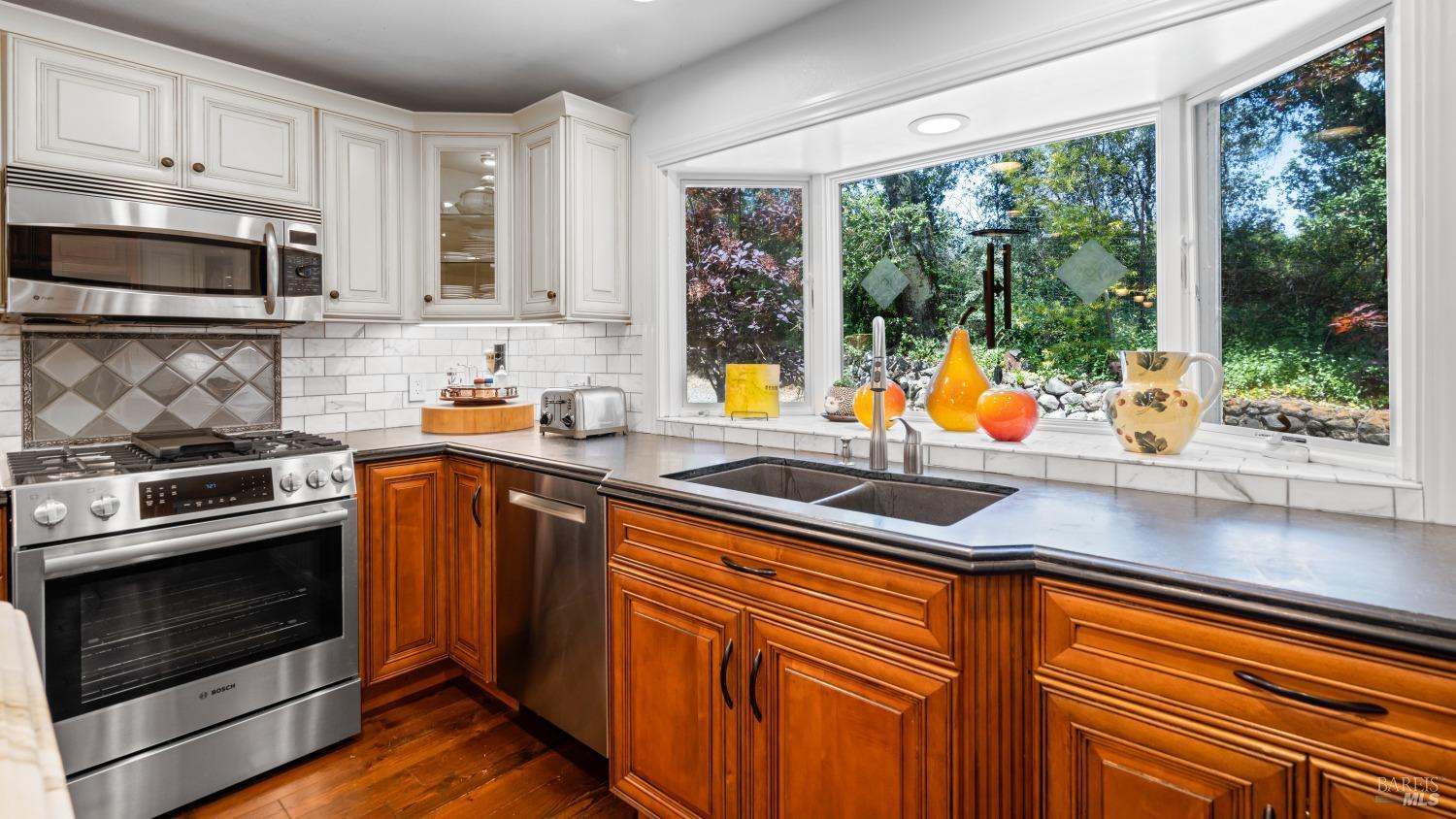 Detail Gallery Image 19 of 59 For 2267 Westside Rd, Healdsburg,  CA 95448 - 2 Beds | 2 Baths