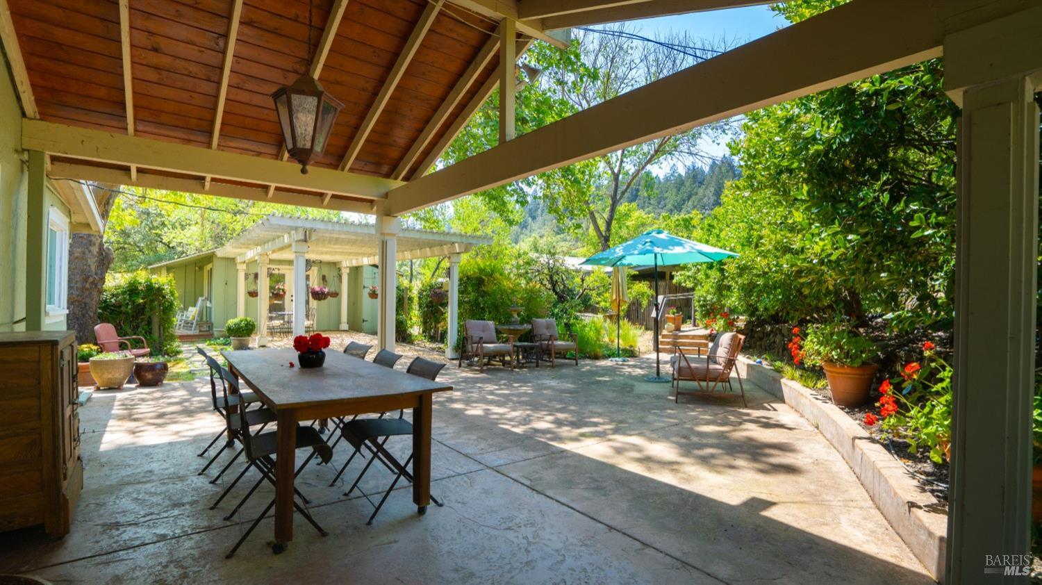 Detail Gallery Image 33 of 59 For 2267 Westside Rd, Healdsburg,  CA 95448 - 2 Beds | 2 Baths