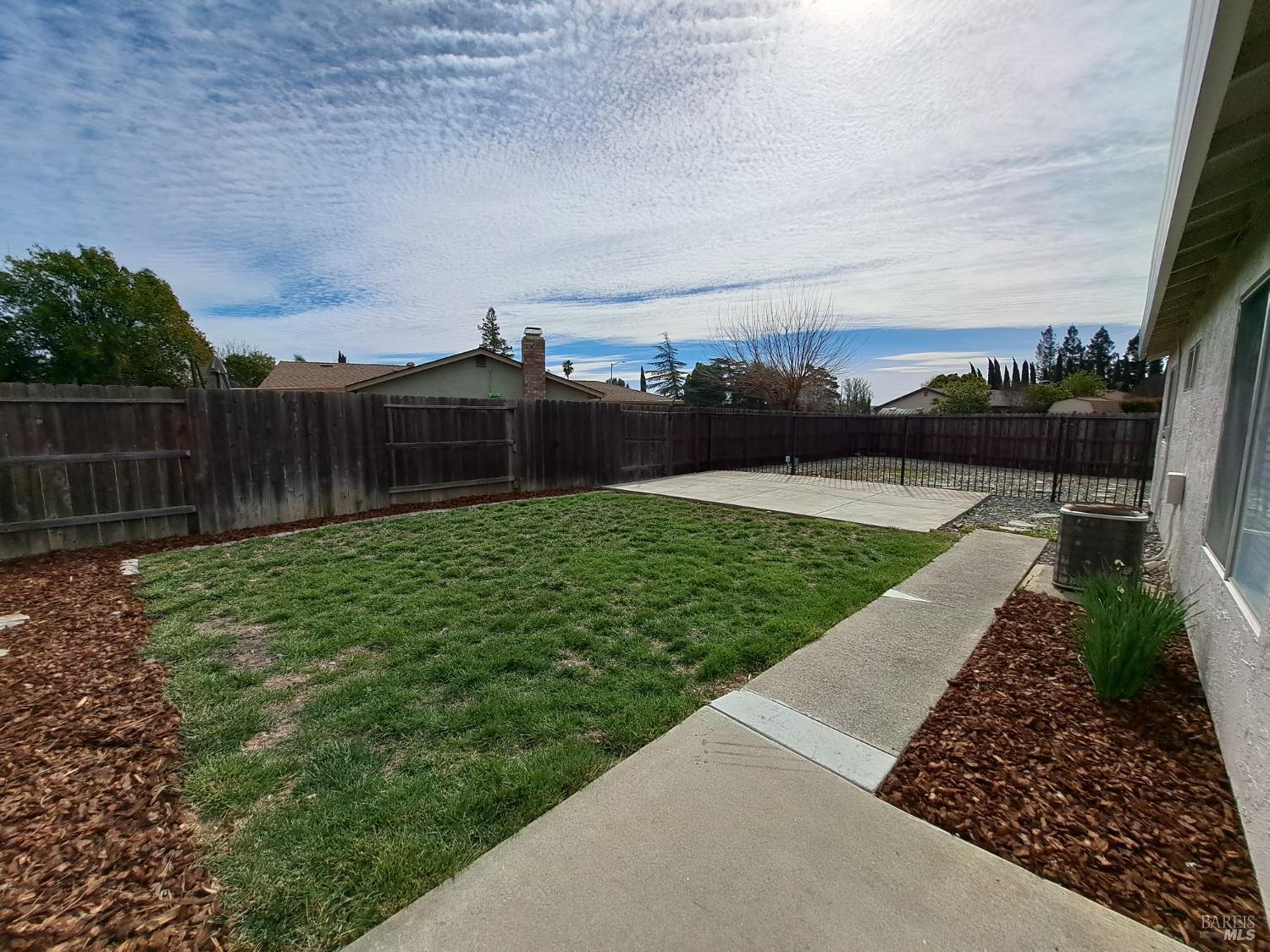 Detail Gallery Image 17 of 20 For 1161 Bedford Way, Vacaville,  CA 95687 - 3 Beds | 2 Baths