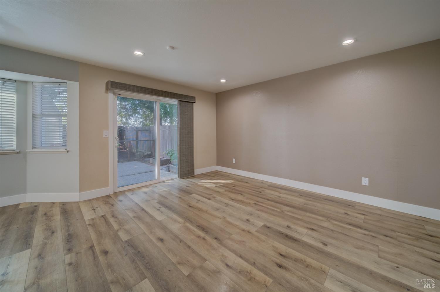 Detail Gallery Image 20 of 51 For 2415 Tea Ct, Fairfield,  CA 94534 - 3 Beds | 2/1 Baths