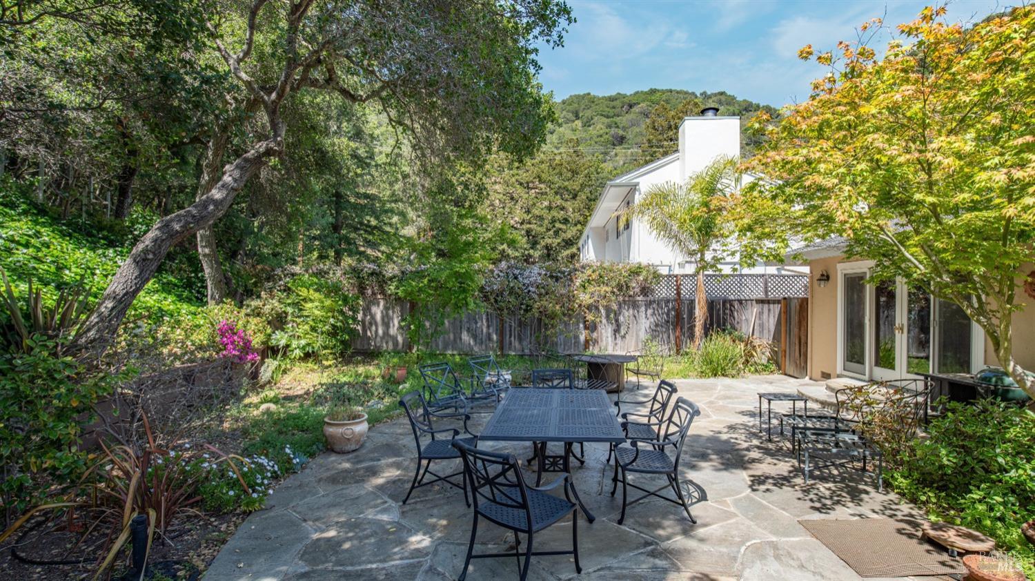 Detail Gallery Image 33 of 37 For 389 Mountain View Ave, San Rafael,  CA 94901 - 3 Beds | 2/1 Baths