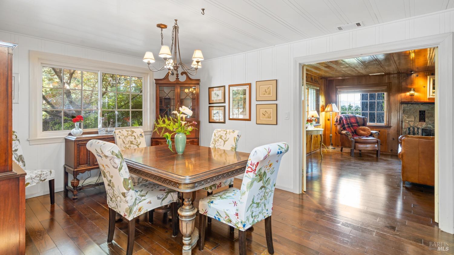 Detail Gallery Image 14 of 59 For 2267 Westside Rd, Healdsburg,  CA 95448 - 2 Beds | 2 Baths