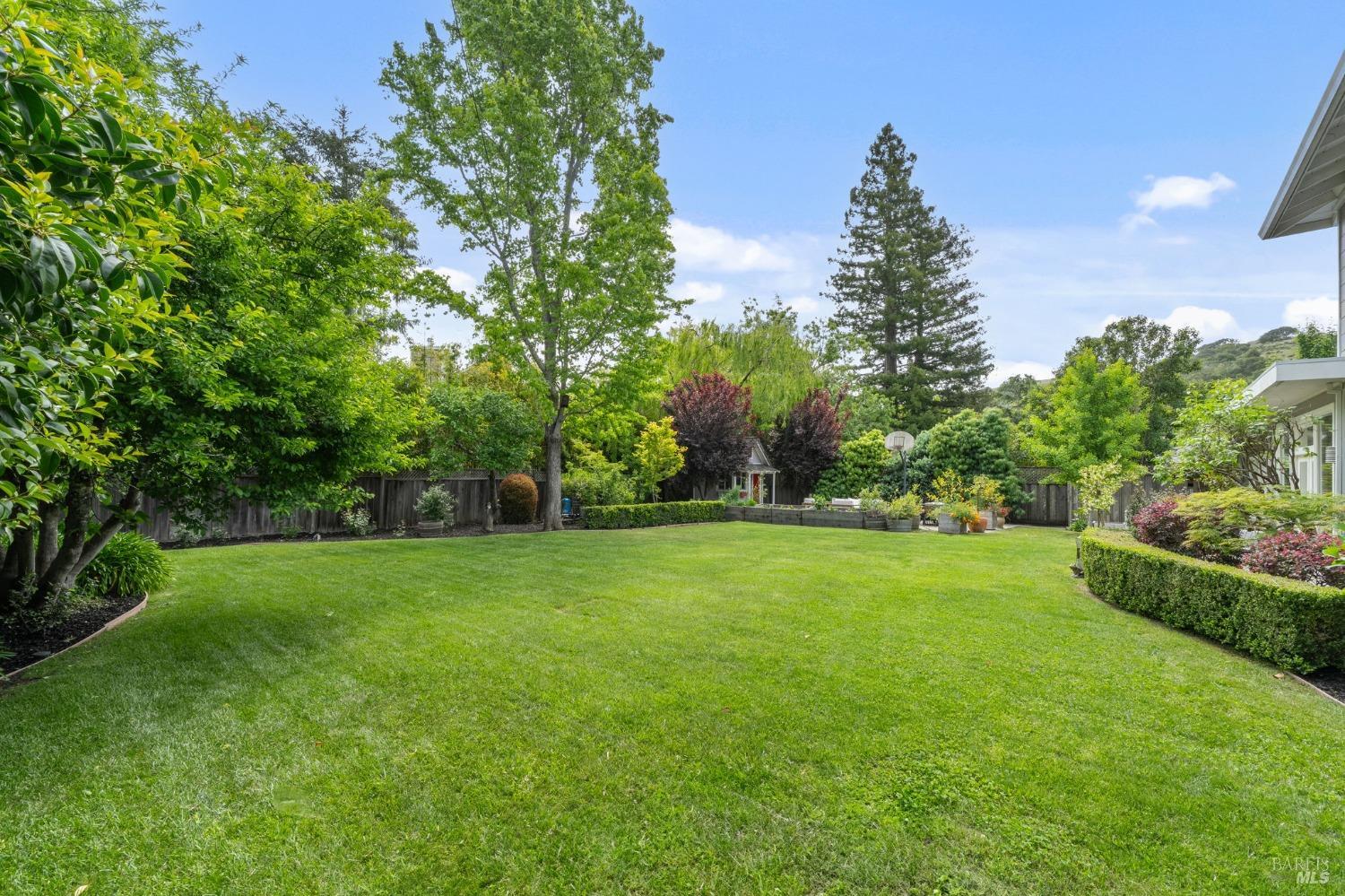 Detail Gallery Image 52 of 74 For 30 Tarry Rd, San Anselmo,  CA 94960 - 5 Beds | 3/1 Baths