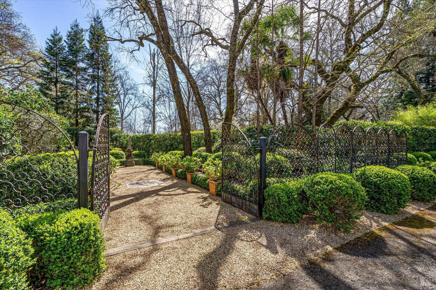 Detail Gallery Image 2 of 43 For 1095 Lodi Ln, Saint Helena,  CA 94574 - 3 Beds | 3/1 Baths