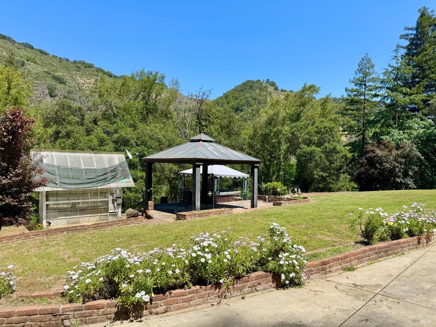 Detail Gallery Image 9 of 46 For 4511 Dry Creek Rd, Napa,  CA 94558 - 3 Beds | 2 Baths