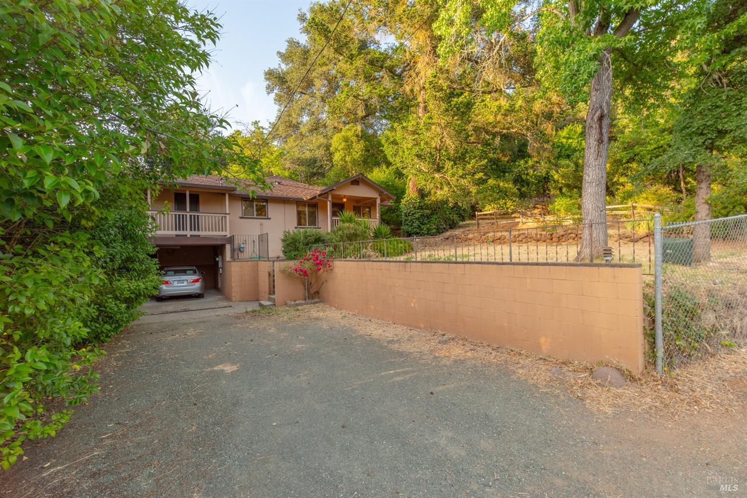 Detail Gallery Image 2 of 18 For 104 Rose Ln, Napa,  CA 94574 - 2 Beds | 2 Baths