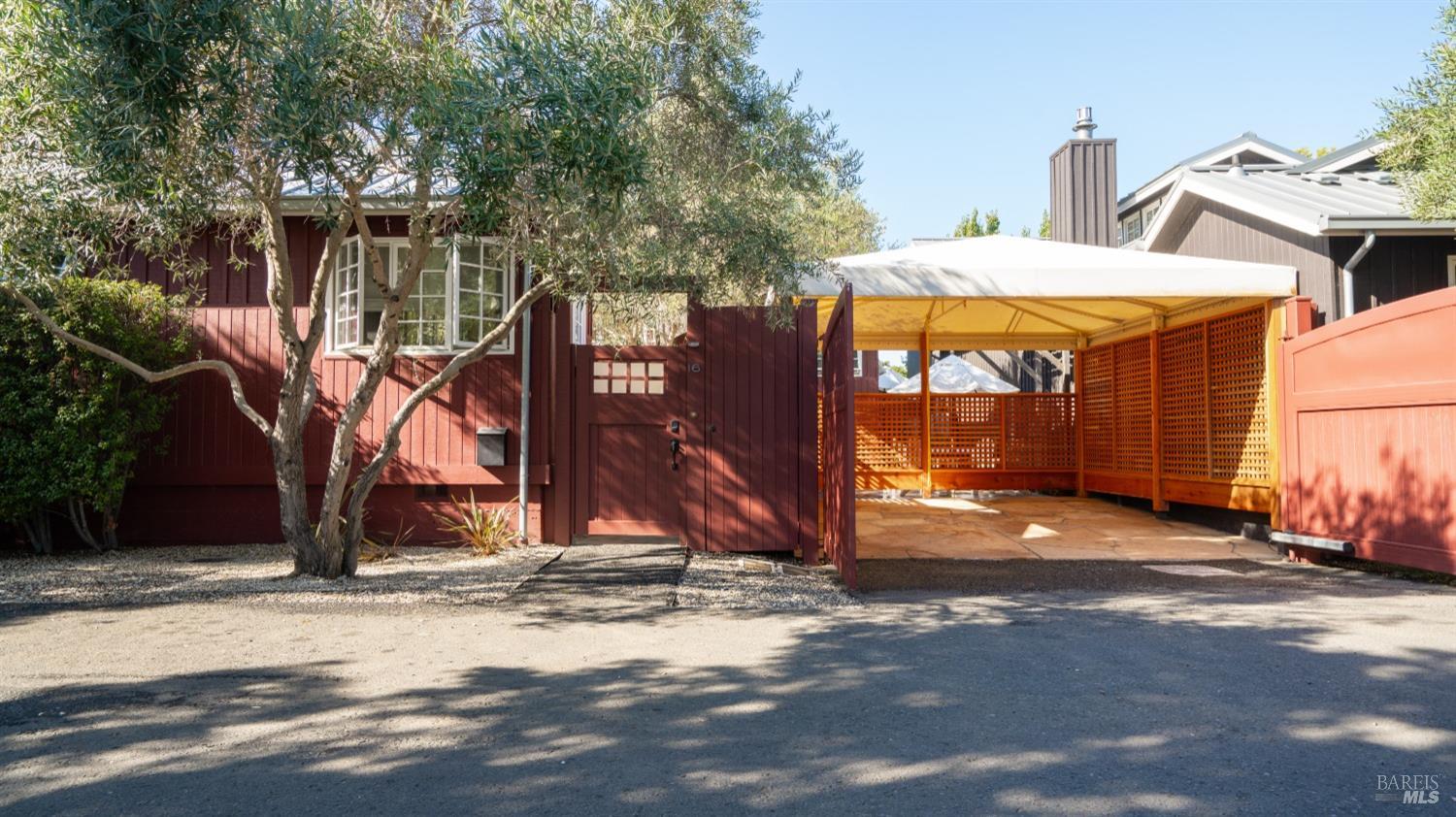 Detail Gallery Image 14 of 90 For 4044 Sonoma Hwy #16,  Napa,  CA 94559 - 3 Beds | 3/1 Baths
