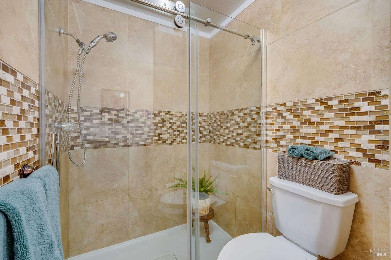 Detail Gallery Image 19 of 38 For 4897 Hoen Ave, Santa Rosa,  CA 95405 - 3 Beds | 2 Baths