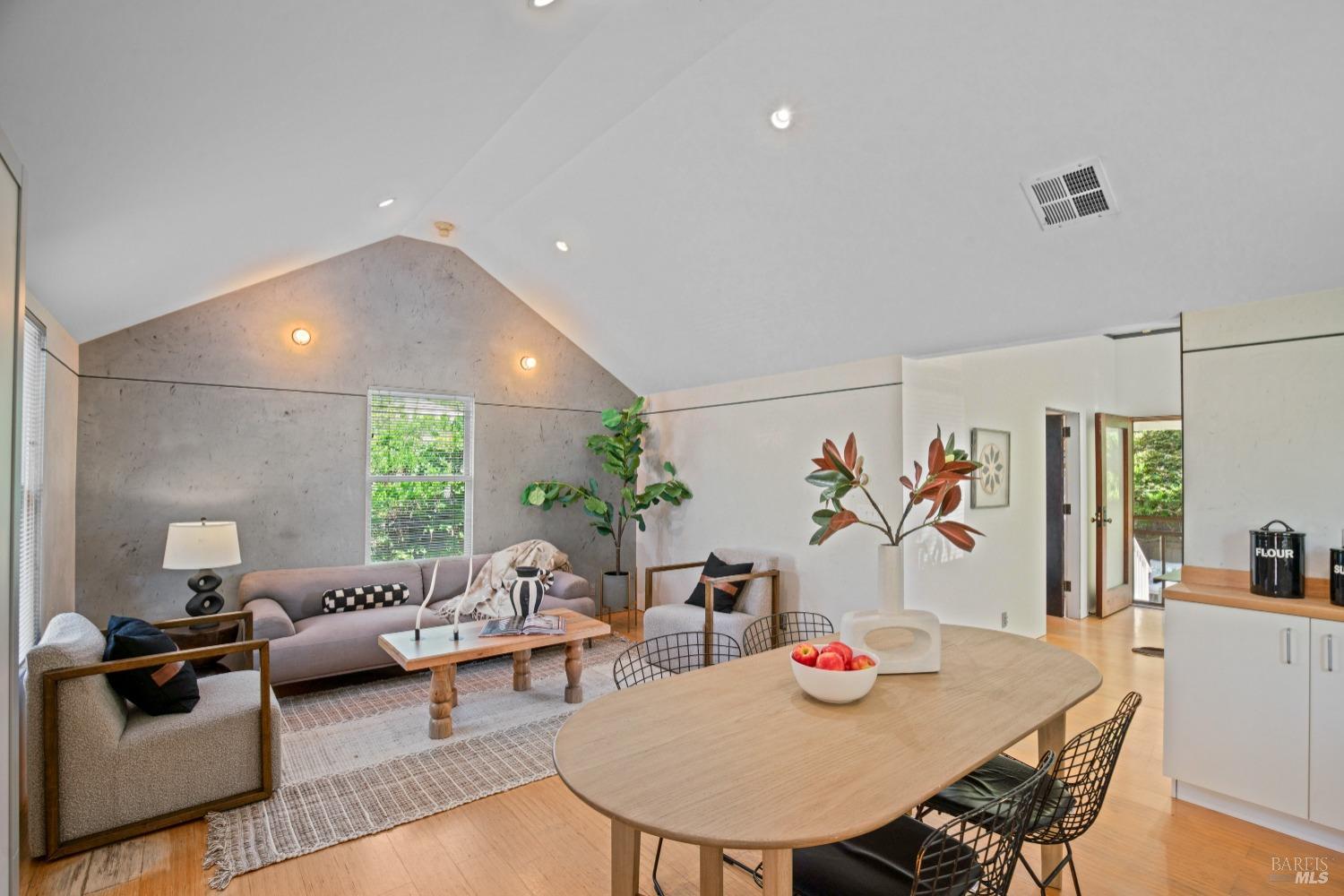 Detail Gallery Image 26 of 47 For 623 3rd St, Napa,  CA 94559 - 2 Beds | 2 Baths